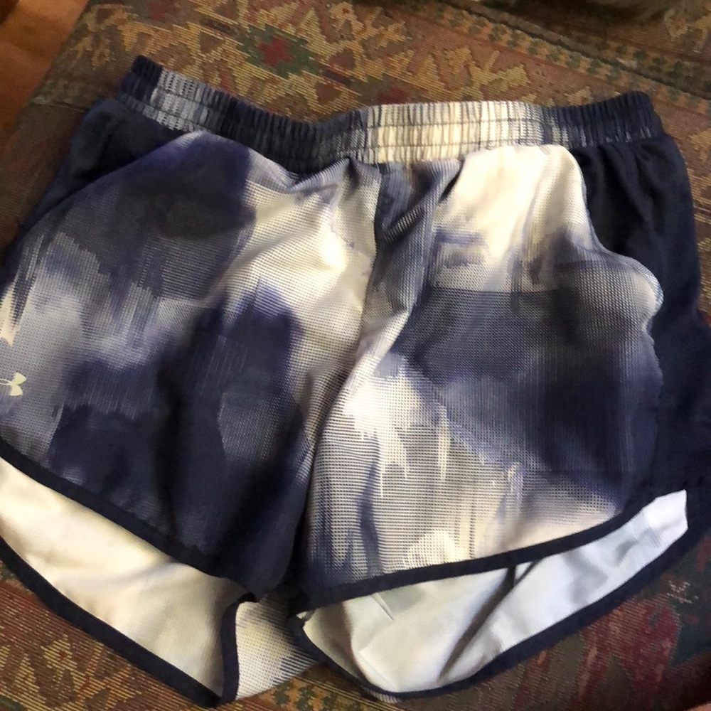Under armour running shorts with pockets!